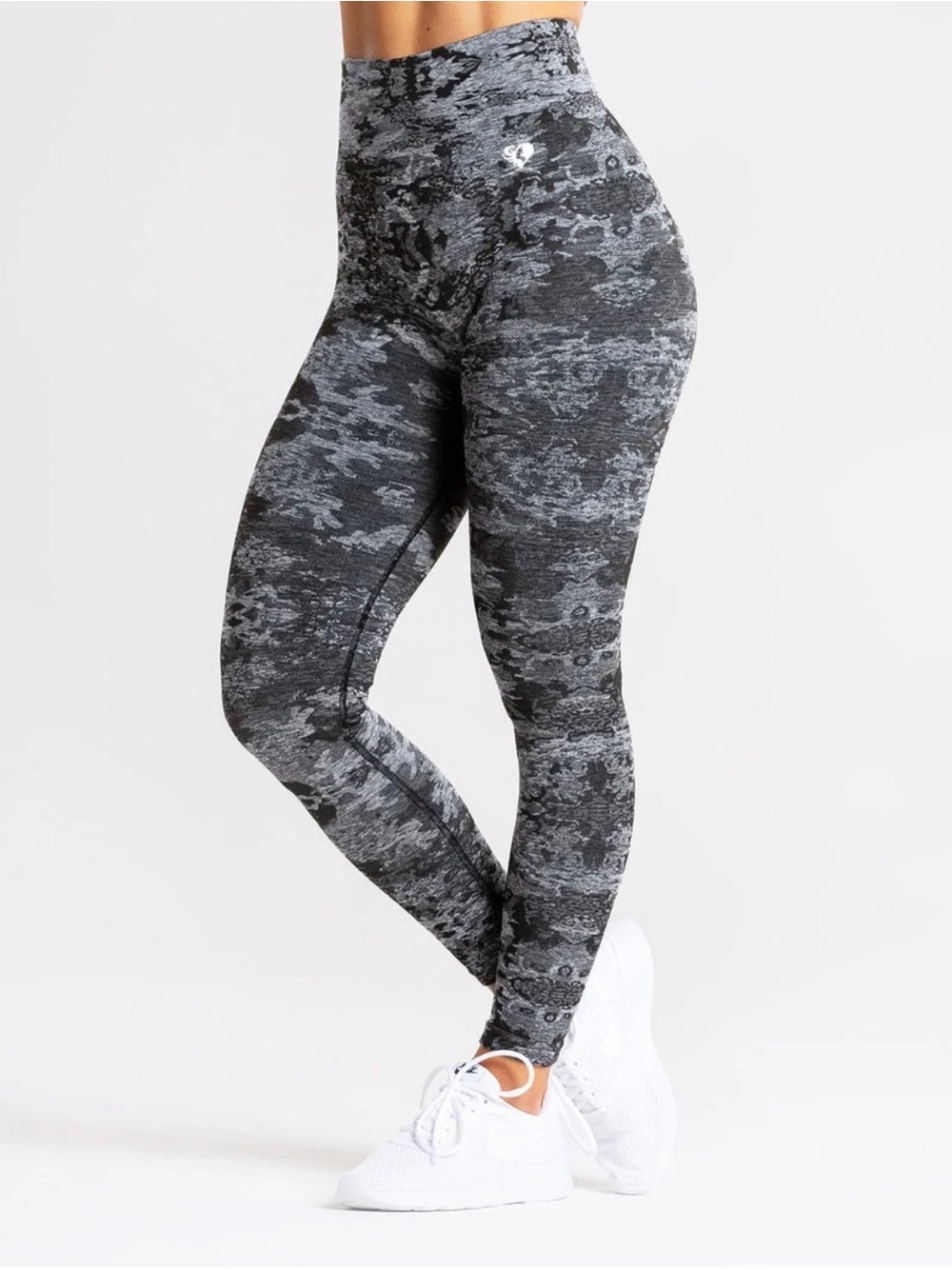 NWOT Womens Best ($80) Camo Seamless Leggings - W 14